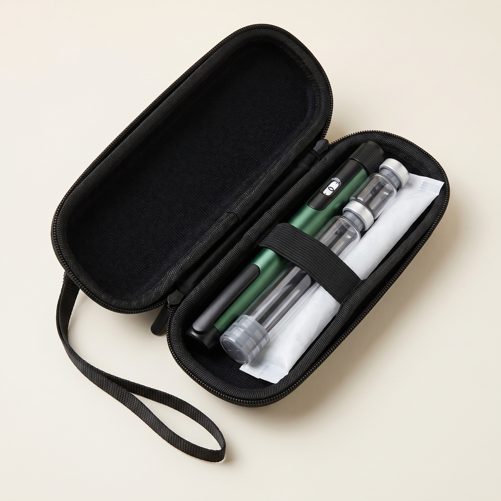 EVA travel case packed with pen, 3 ml cartridges and ice pack